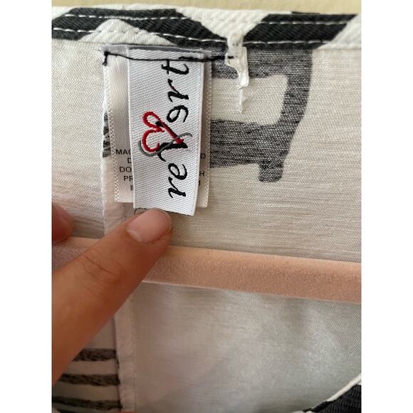 Poshmark Listing Template - Picture 5 of 9